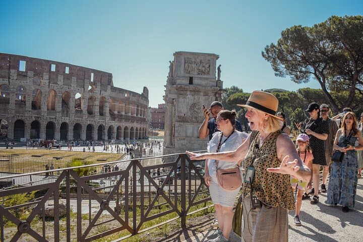 Colosseum, Palatine Hill and Roman Forum Small-Group Guided Tour